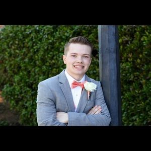 Meet your Posher, Avery